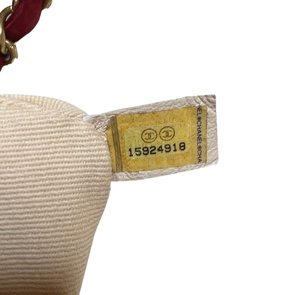 CHANEL RED LEATHER CHIC FLAP BAG SMALL (2011) - Picture 7 of 9